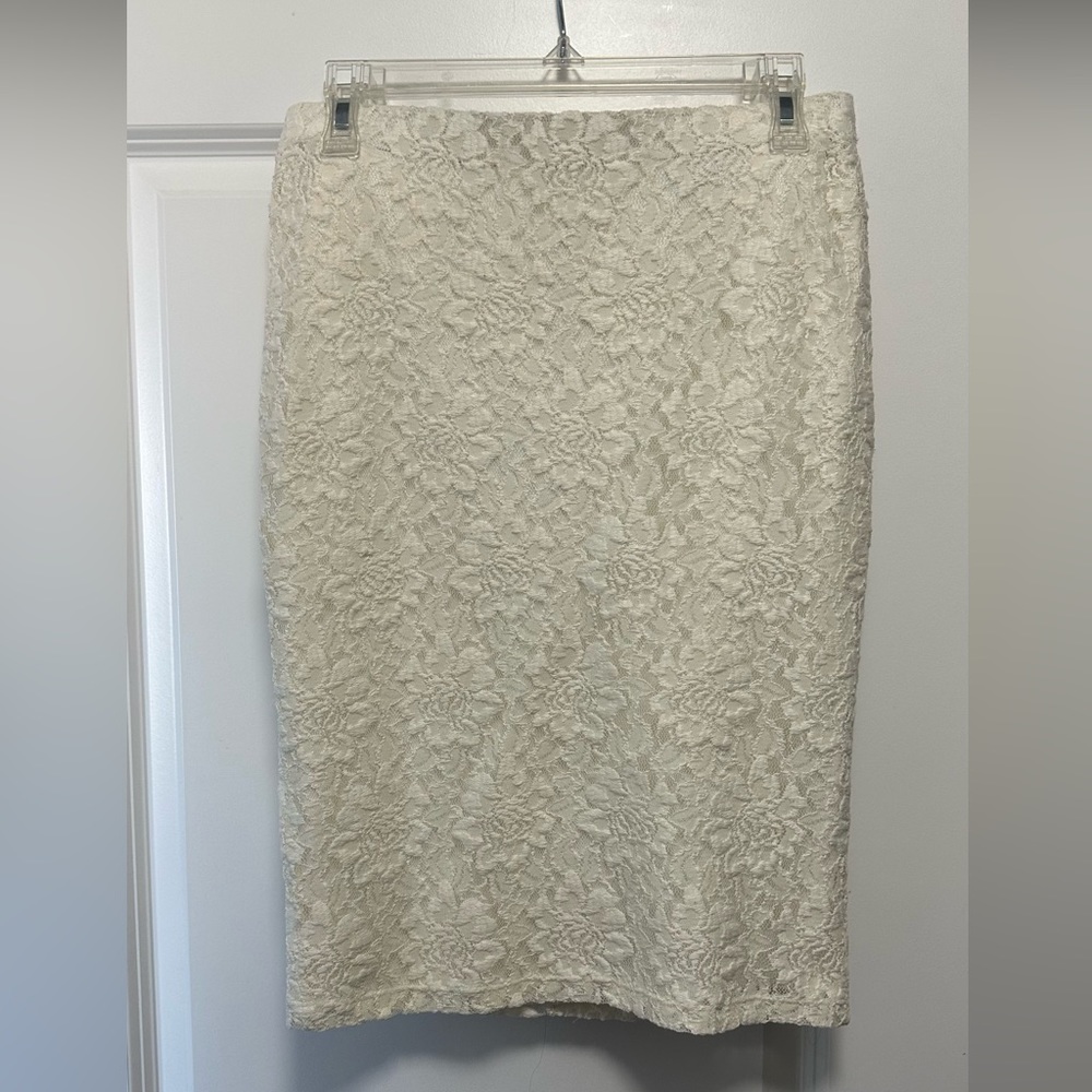 White/cream Lace skirt from BEBE, size M